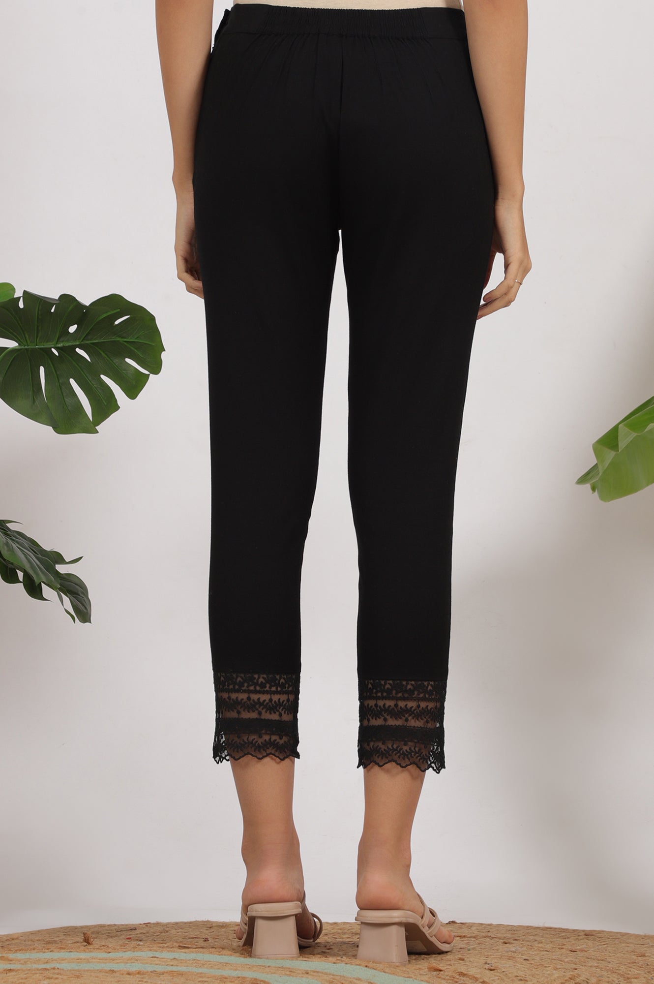 W for Woman Black Solid Cotton Flax Slim Pants with Lace