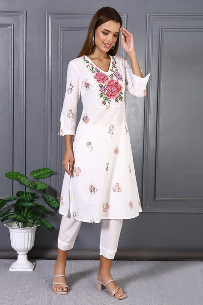 W for Woman White Solid Pure Cotton Slim Pants with Lace
