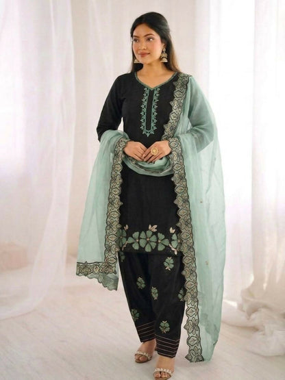 Teeya Creation Women's Fancy Stylish Heavy Embroidery Sequence Work With Rivet Moti Work Green Kurta Set