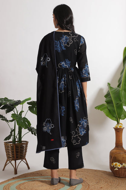 W for Woman Black Floral Printed Pure Cotton Kurta, Pants and Embroidered Dupatta Set