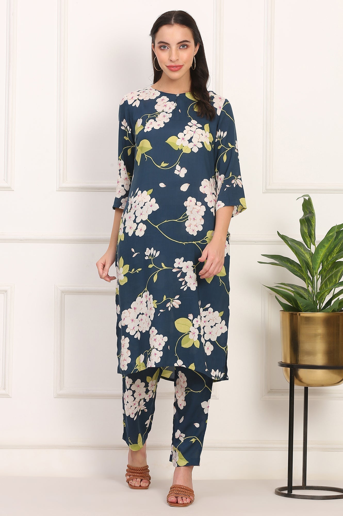 W for Woman Navy Blue Floral Printed Straight Pure Cotton Kurta and Straight Pants Co-ord Set