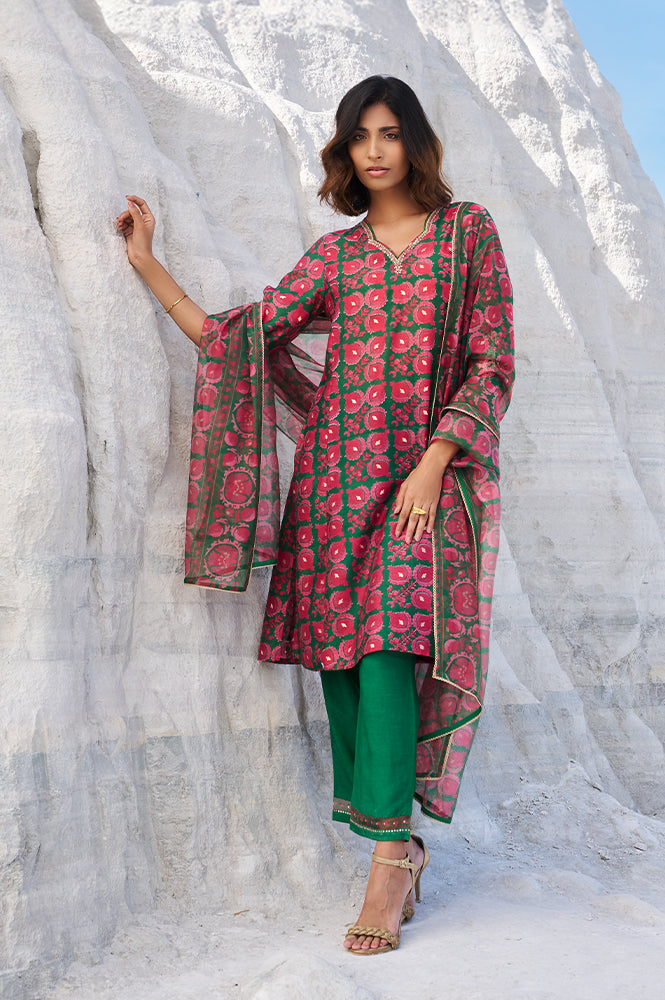 W for Woman Green Printed Zari Embroidered Straight Kurta with Pants and Organza Dupatta
