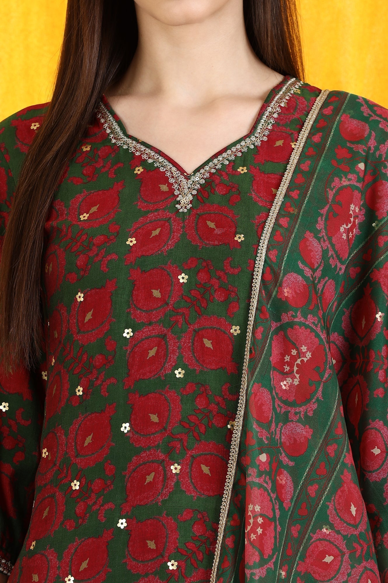 W for Woman Green Printed Zari Embroidered Straight Kurta with Pants and Organza Dupatta