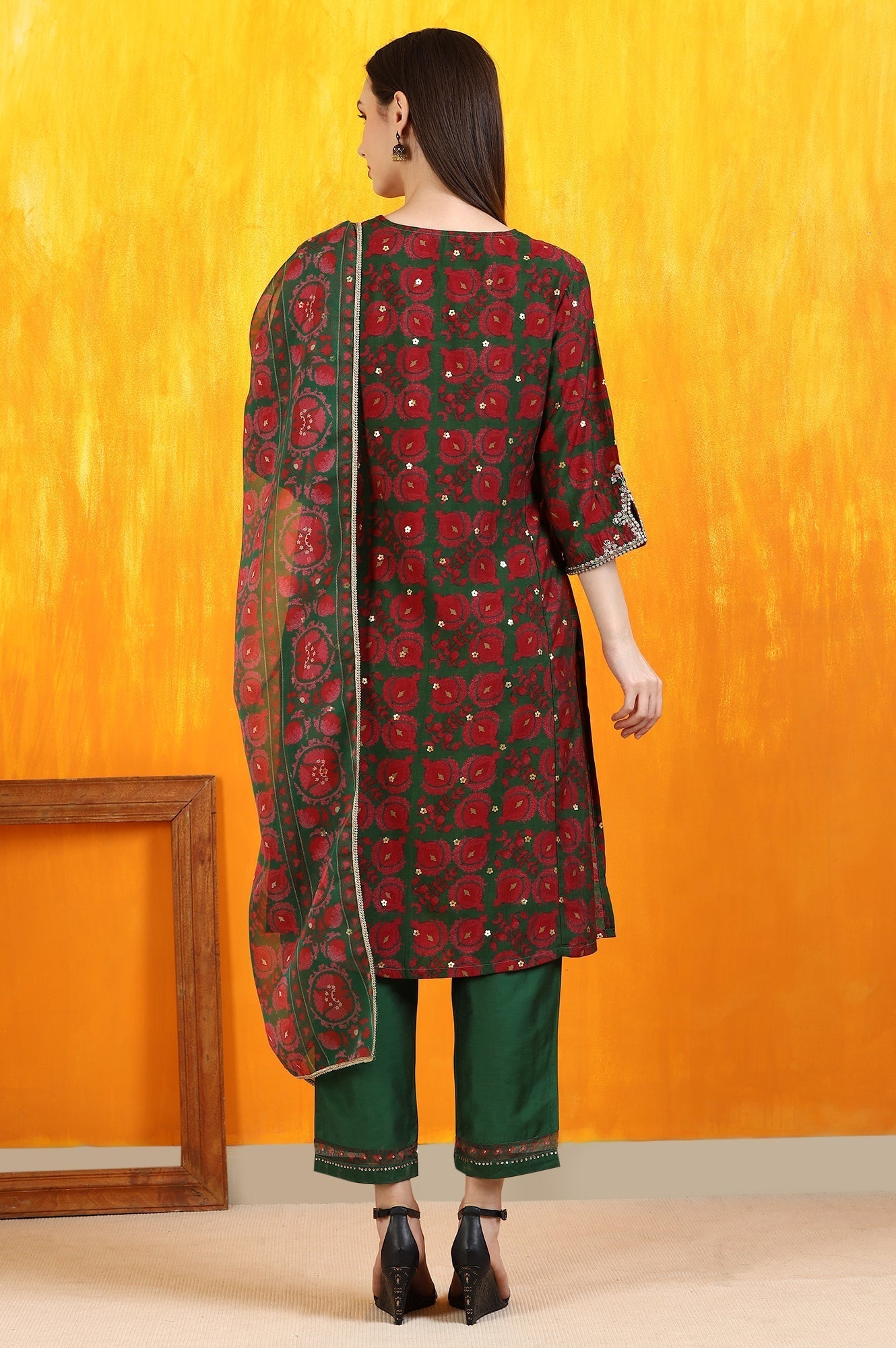 W for Woman Green Printed Zari Embroidered Straight Kurta with Pants and Organza Dupatta
