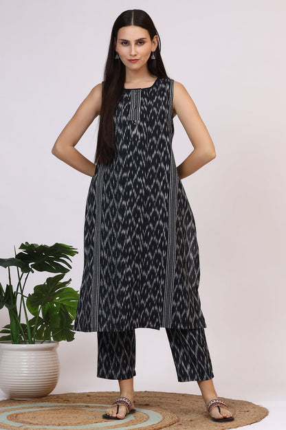 W for Woman Black Ikkat Pure Cotton Straight Kurta and Pants Co-ord Set