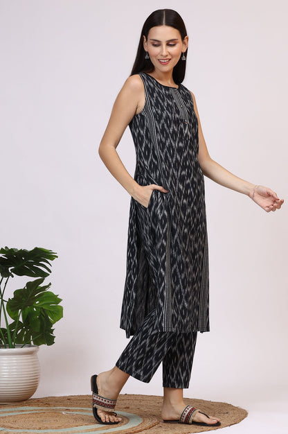 W for Woman Black Ikkat Pure Cotton Straight Kurta and Pants Co-ord Set