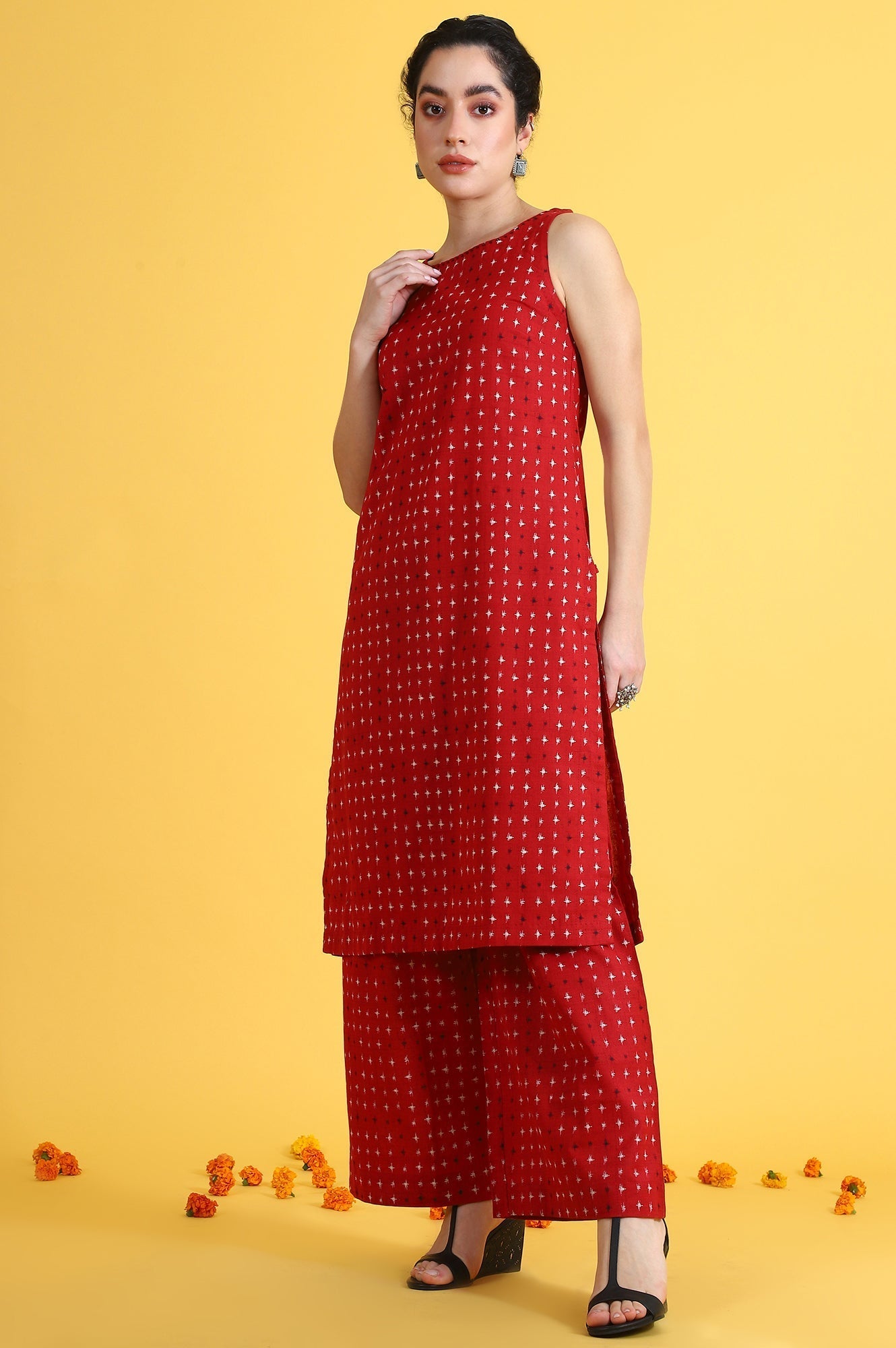W for Woman Red Abstract Printed Cotton Flax Sleeveless Straight Kurta and Pants Co-ord Set