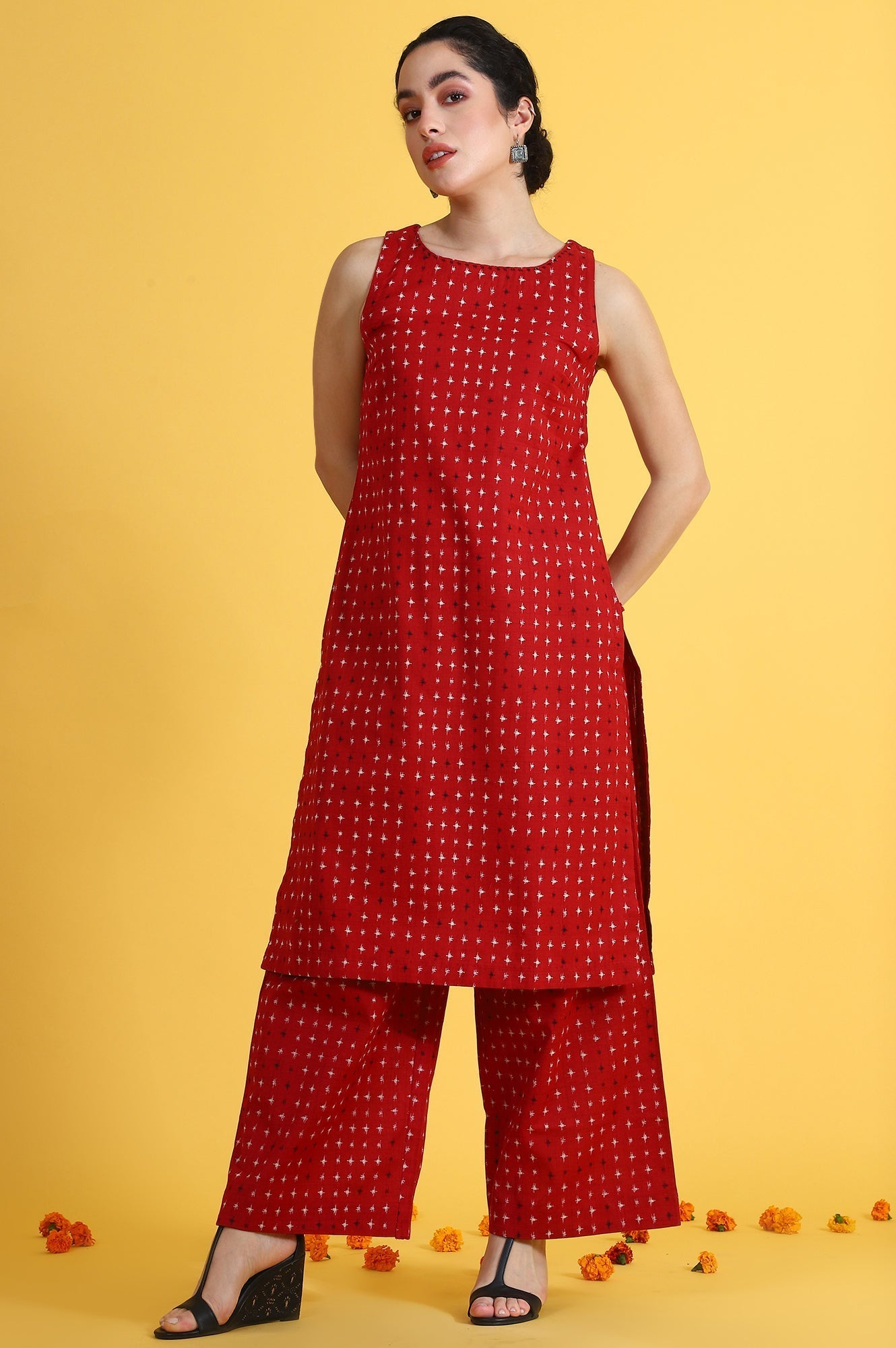 W for Woman Red Abstract Printed Cotton Flax Sleeveless Straight Kurta and Pants Co-ord Set