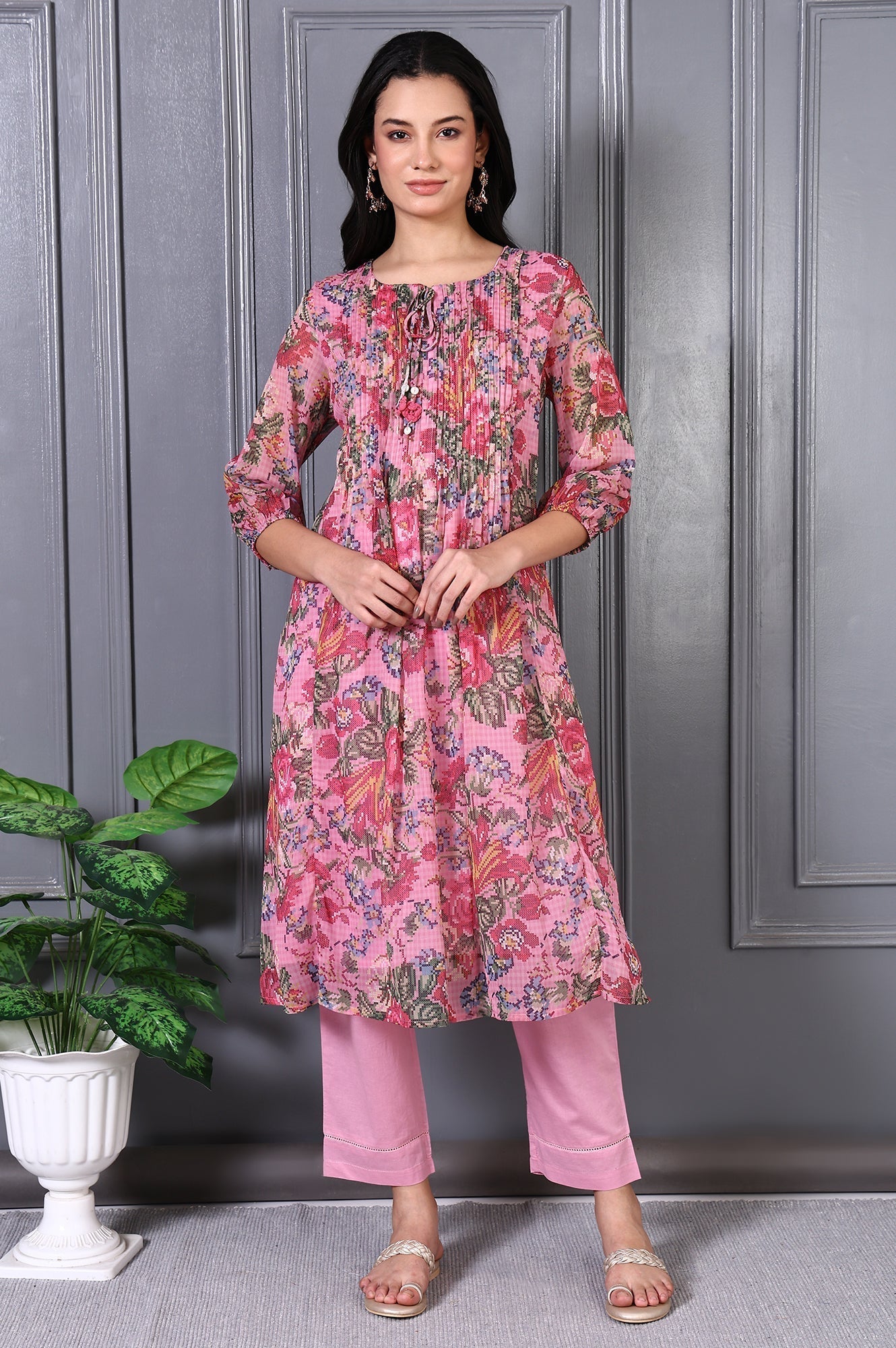 W for Woman Pink Floral Printed Pintuck Yoke Chiffon Straight Kurta and Pants Co-ord Set