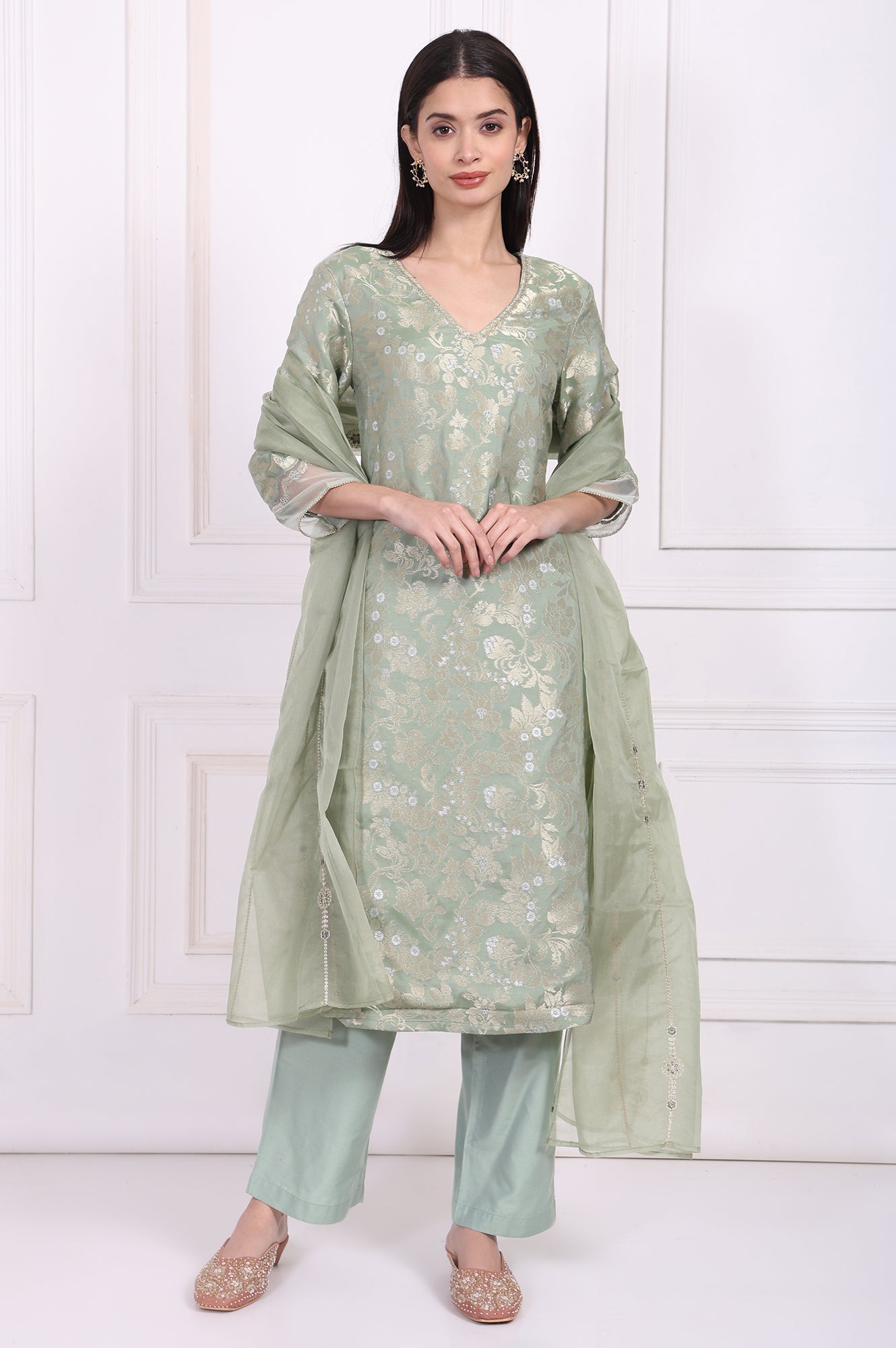 W for Woman Green Embellished Straight Jacquard Kurta with Straight Pant and Dupatta Set