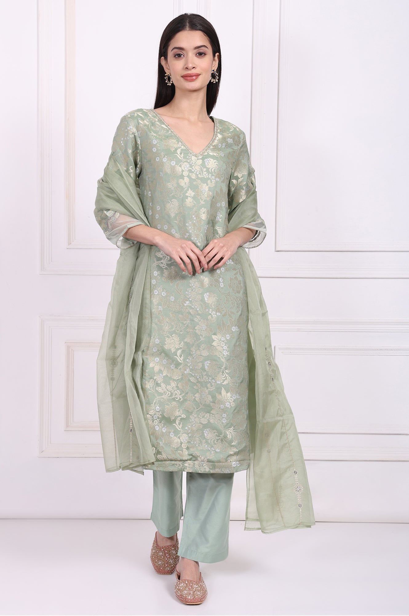 W for Woman Green Embellished Straight Jacquard Kurta with Straight Pant and Dupatta Set