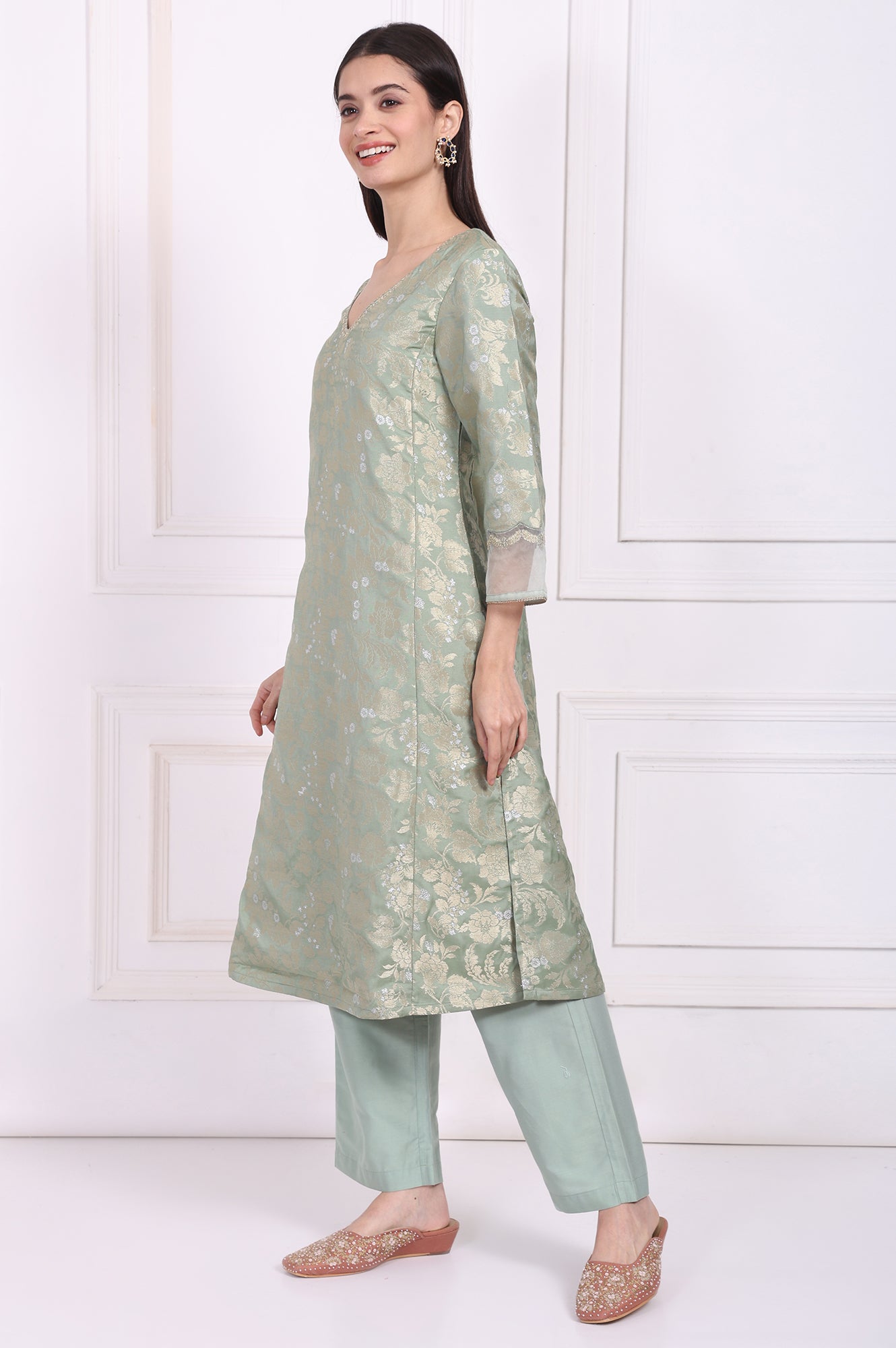 W for Woman Green Embellished Straight Jacquard Kurta with Straight Pant and Dupatta Set