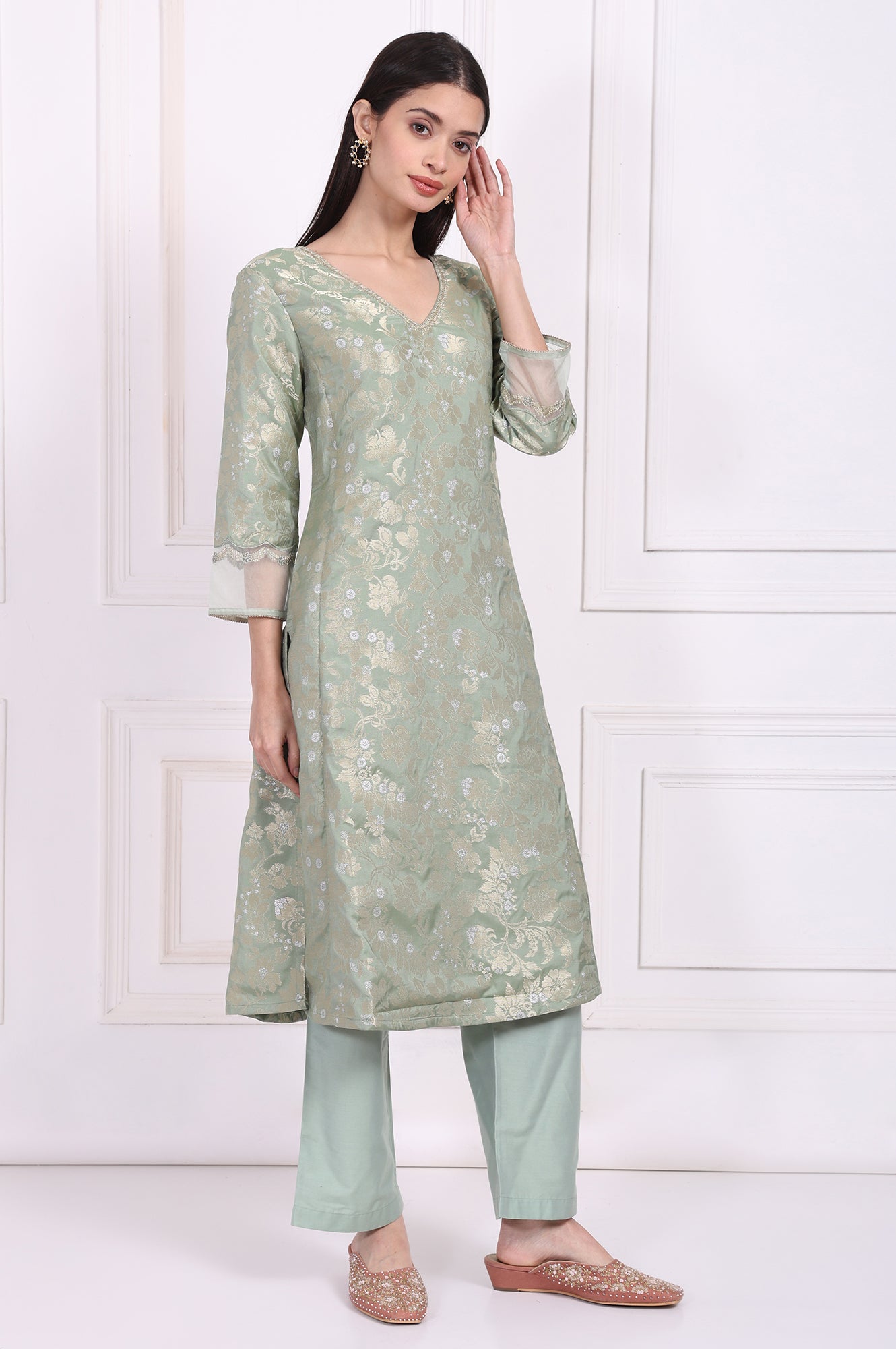 W for Woman Green Embellished Straight Jacquard Kurta with Straight Pant and Dupatta Set