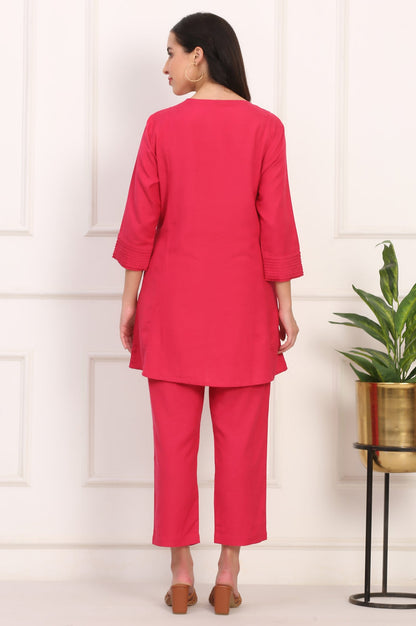 W for Woman Red Solid Embroidered Rayon Flax A-line Tunic and Straight Pants Co-ord Set