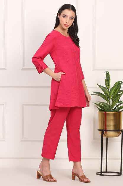 W for Woman Red Solid Embroidered Rayon Flax A-line Tunic and Straight Pants Co-ord Set