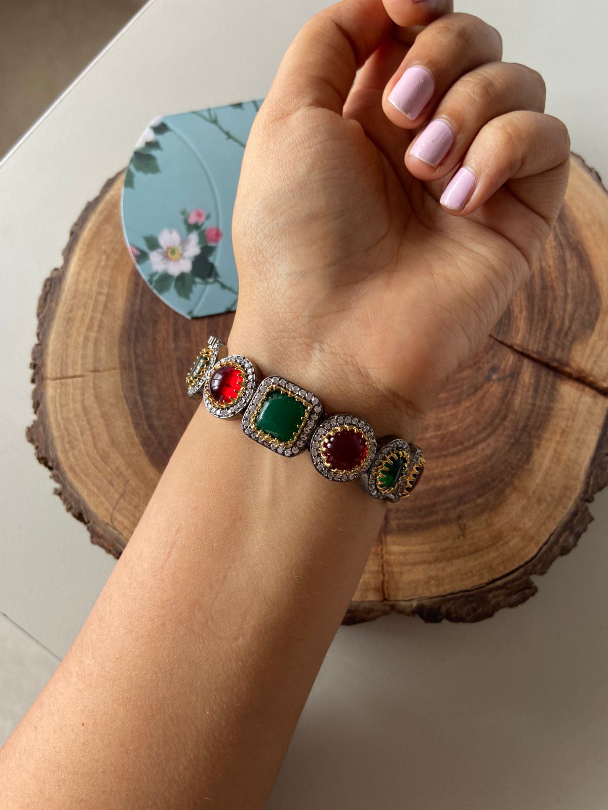 Dhadkan Polki Emerald Victorian Kada