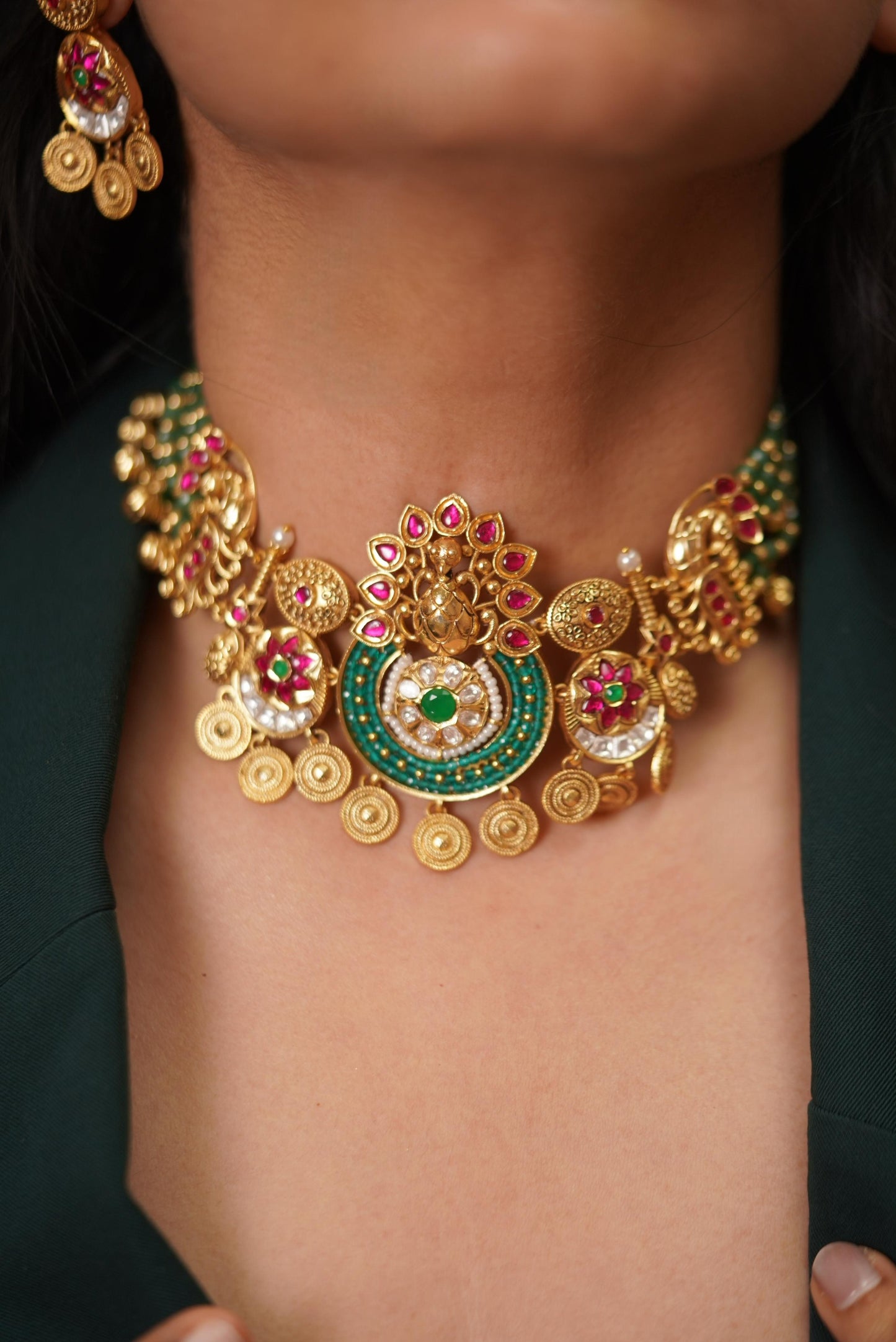 Rasiya Gold Necklace with Mid-Sized Earrings | Banjaran Collection