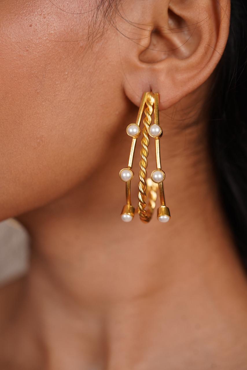 Majestic Triple‑Pearl Gold Earring
