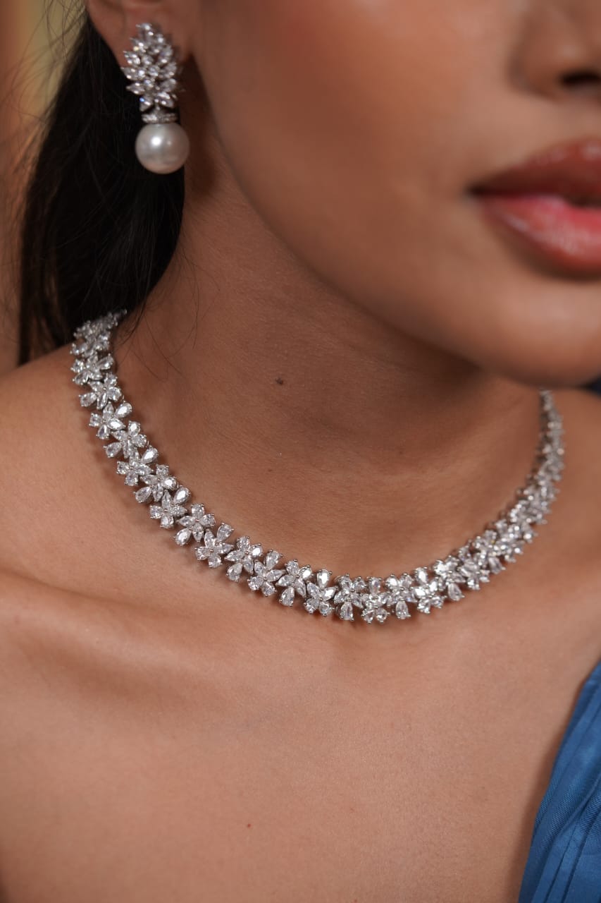 Medina Classic Diamond Necklace | Choker Set with Studs