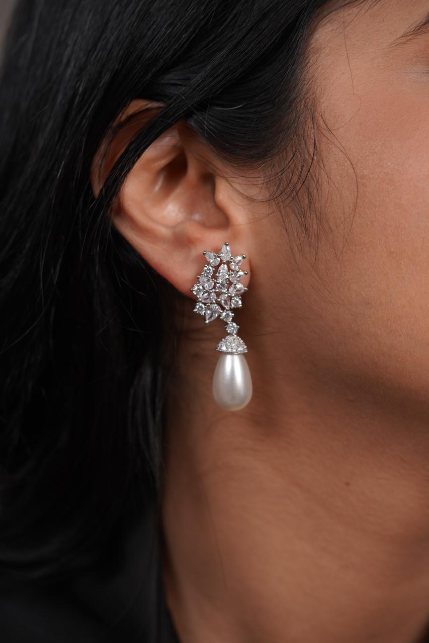 Maria Diamond Pearl Drop Mid-Sized Classic Earrings | Grey & Off-White Pearl