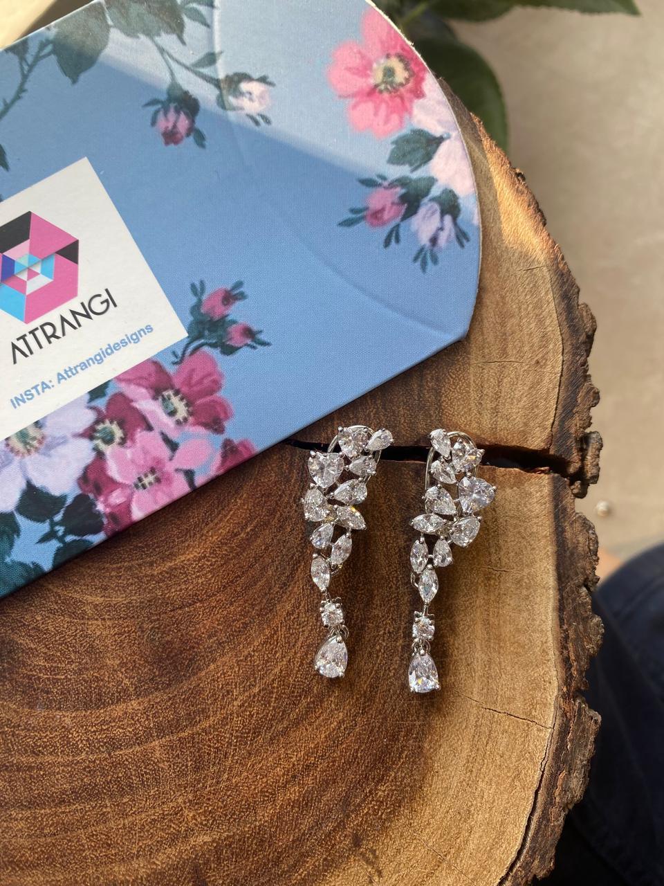 Amusing Diamond Midsized earrings