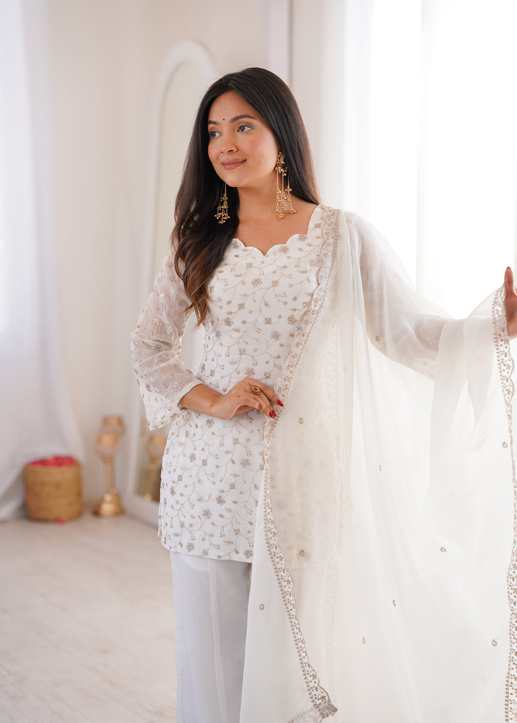Evanik Off White Crunchy Silk Embroidery Sequins And Zari Work Kurta Pants With Dupatta