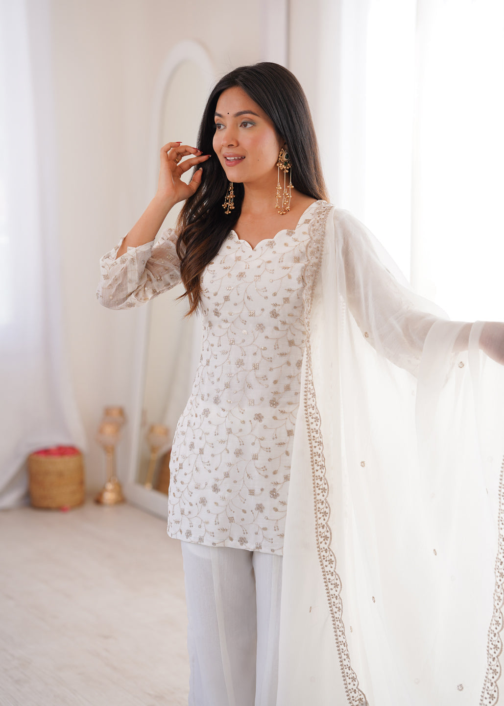 Evanik Off White Crunchy Silk Embroidery Sequins And Zari Work Kurta Pants With Dupatta
