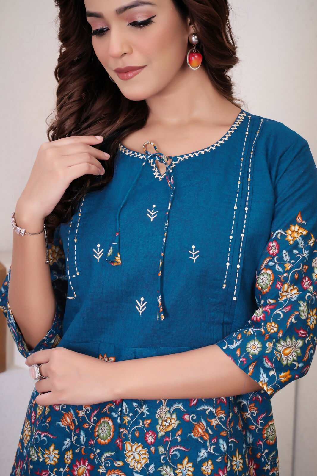 Teeya Creation Teal Blue Floral Printed Short Kurta With Straight Pants Co-Ord Set