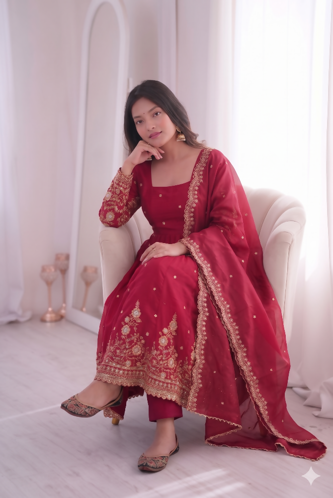 Teeya Creation Womens New Latest Trendy Elegant Red Embroidered Anarkali Suit Set with Scalloped Dupatta