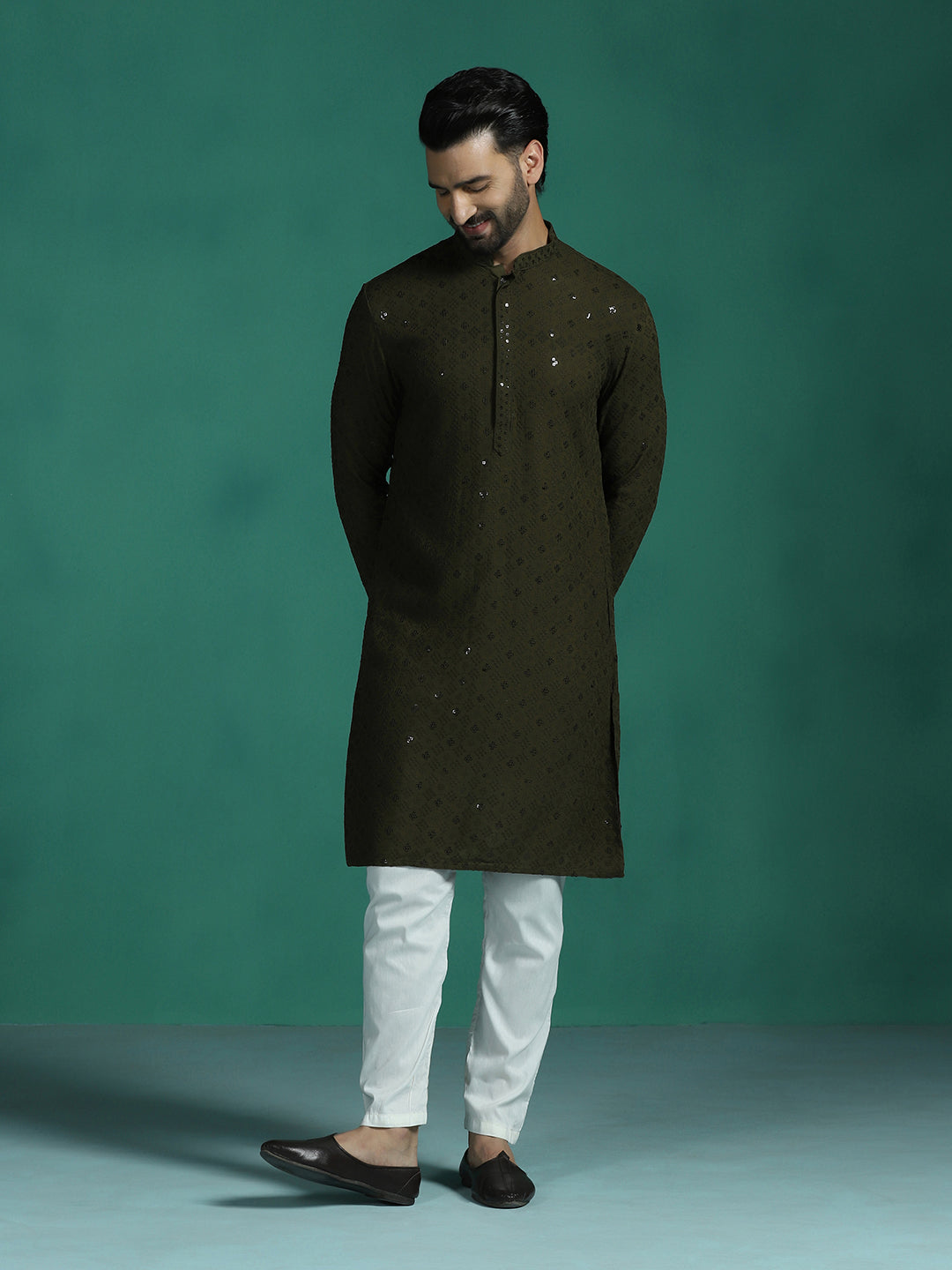 Zavaya Men Olive Embroidery Cotton Blend Kurta