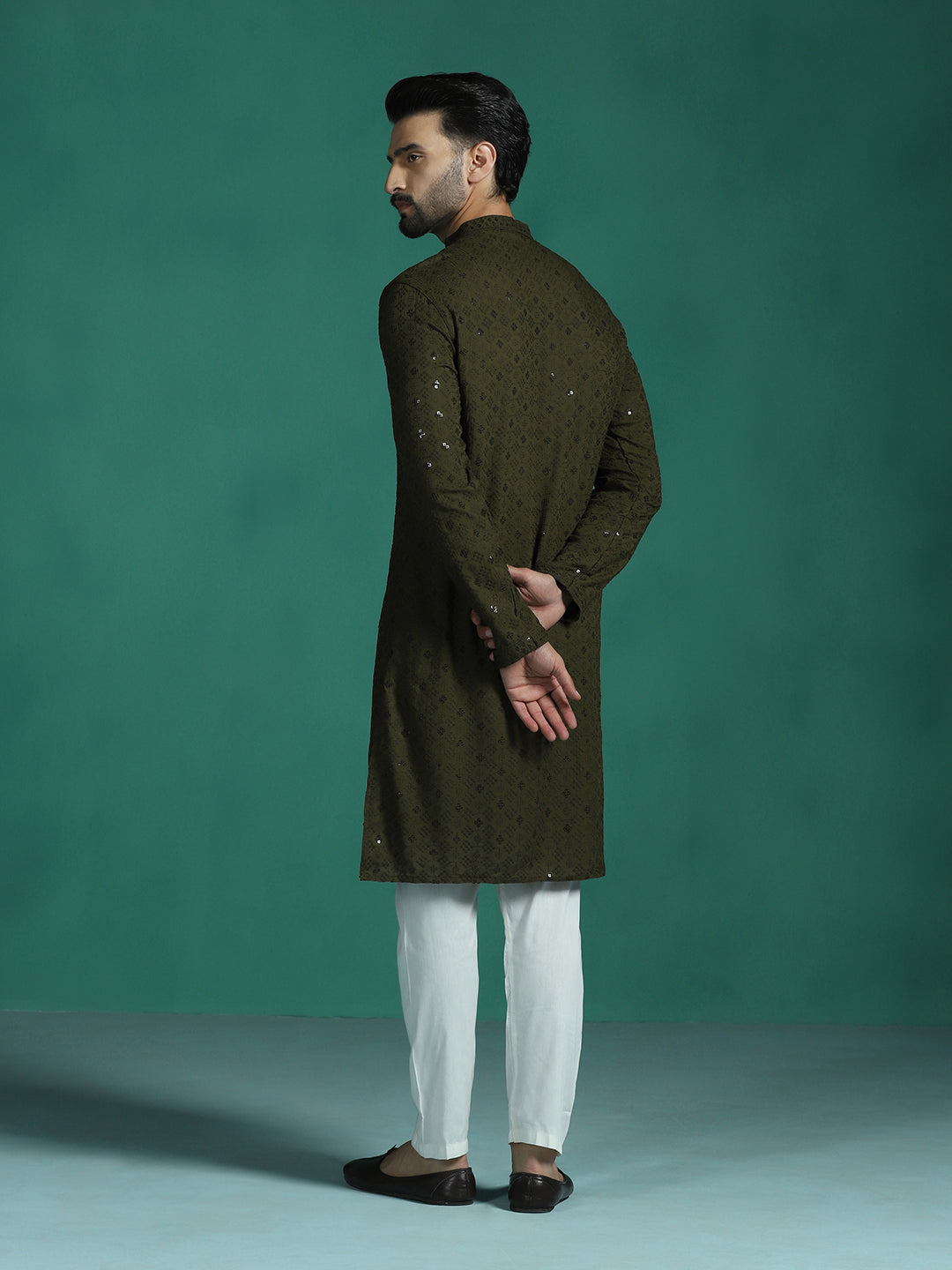 Zavaya Men Olive Embroidery Cotton Blend Kurta