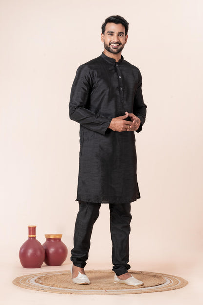 Zavaya Men Black Solid Banarasi Silk Kurta