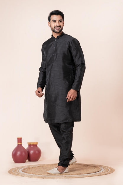 Zavaya Men Black Solid Banarasi Silk Kurta