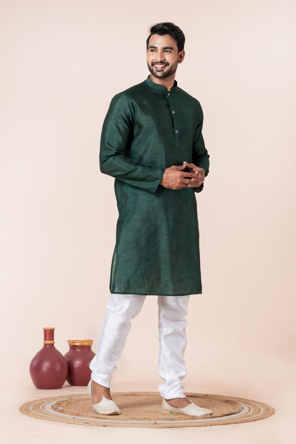 Zavaya Men Dark Green Solid Banarasi Silk Kurta