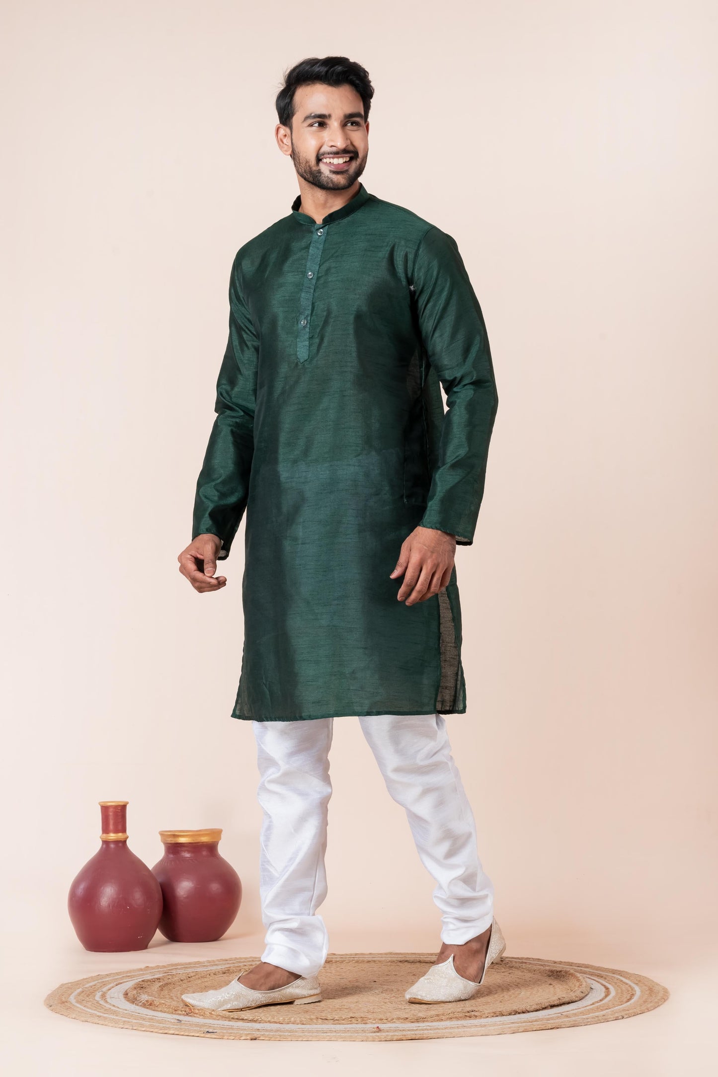 Zavaya Men Dark Green Solid Banarasi Silk Kurta