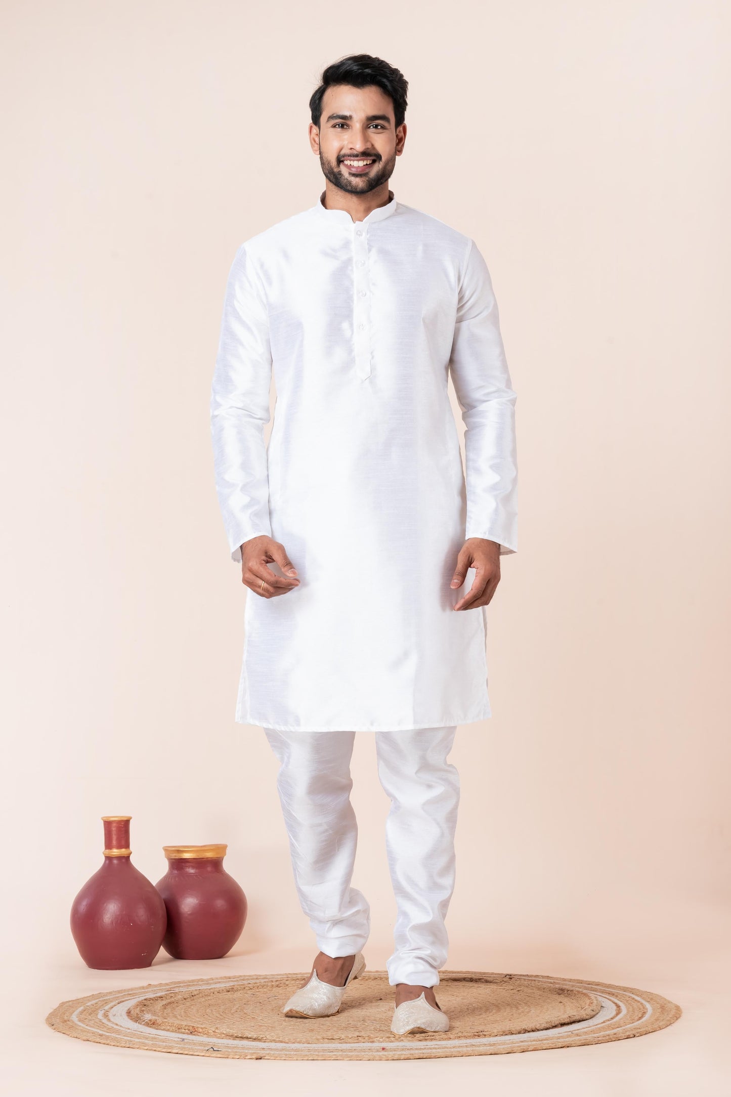 Zavaya Men White Solid Banarasi Silk Kurta