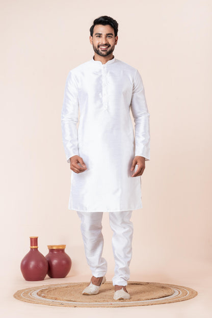Zavaya Men White Solid Banarasi Silk Kurta