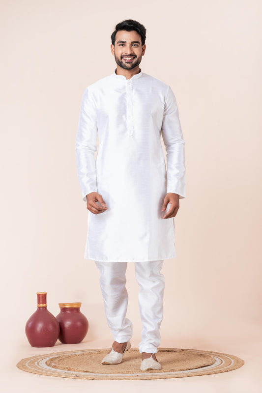 Zavaya Men White Solid Banarasi Silk Kurta