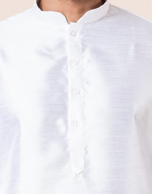 Zavaya Men White Solid Banarasi Silk Kurta