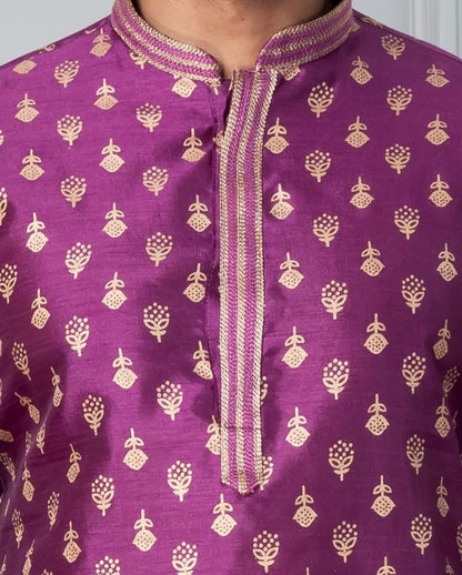 Zavaya Men Purple Printed Banarasi Silk Kurta