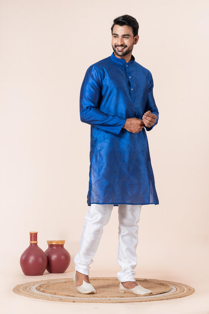 Zavaya Men Blue Solid Banarasi Silk Kurta