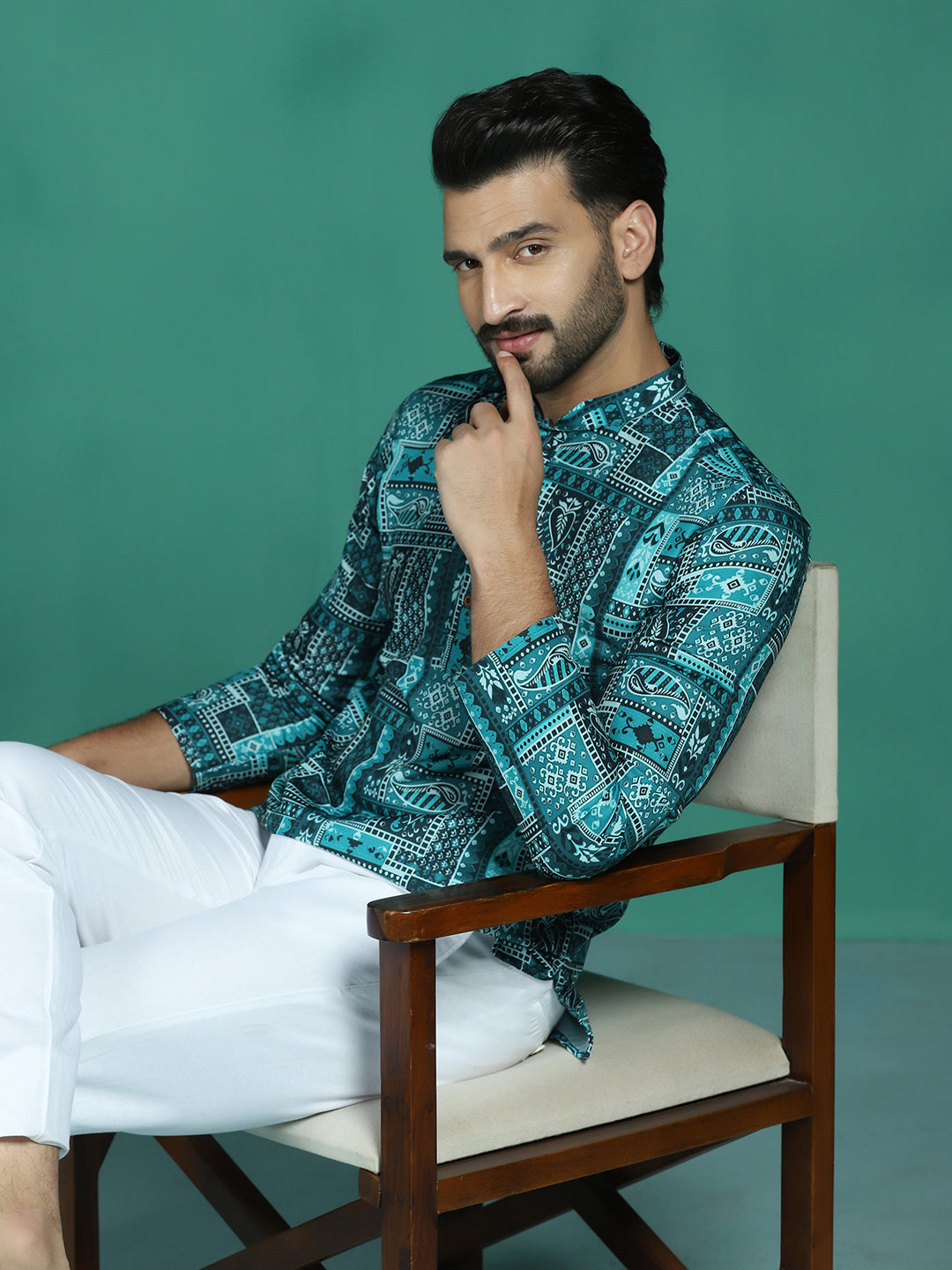 Zavaya Green Geometric Ethnic Print Rayon Short Kurta for Men