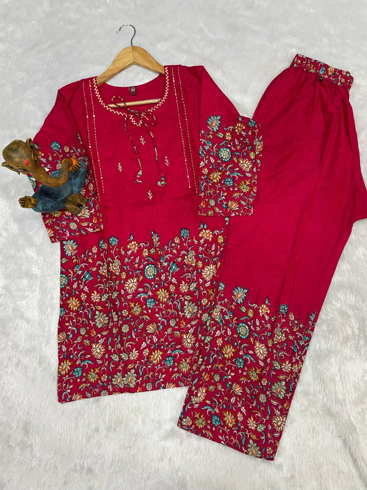 Teeya Creation Rani Pink Floral Printed Short Kurta With Straight Pants Co-Ord Set