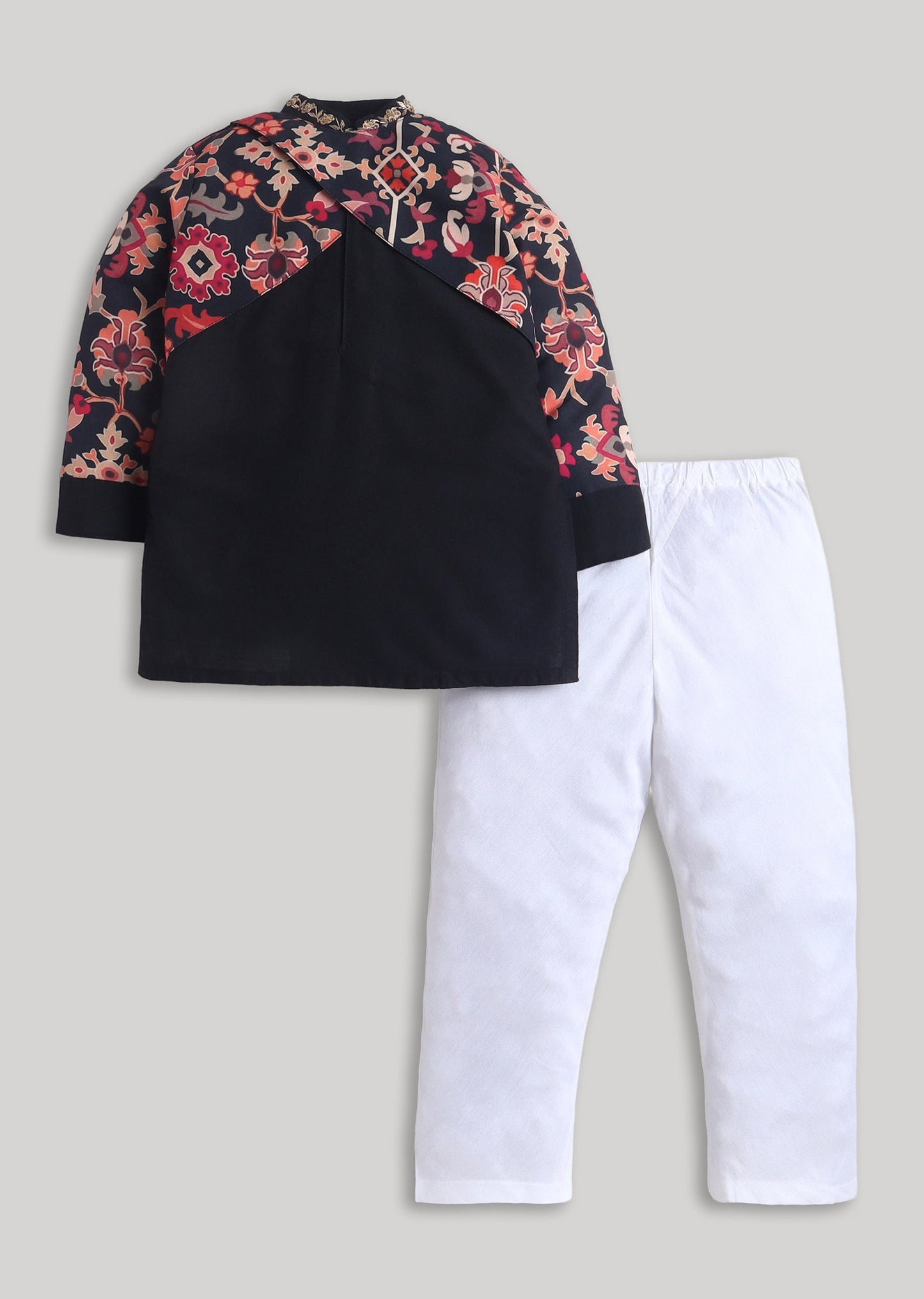 Black Elegant Aura Kurta Set