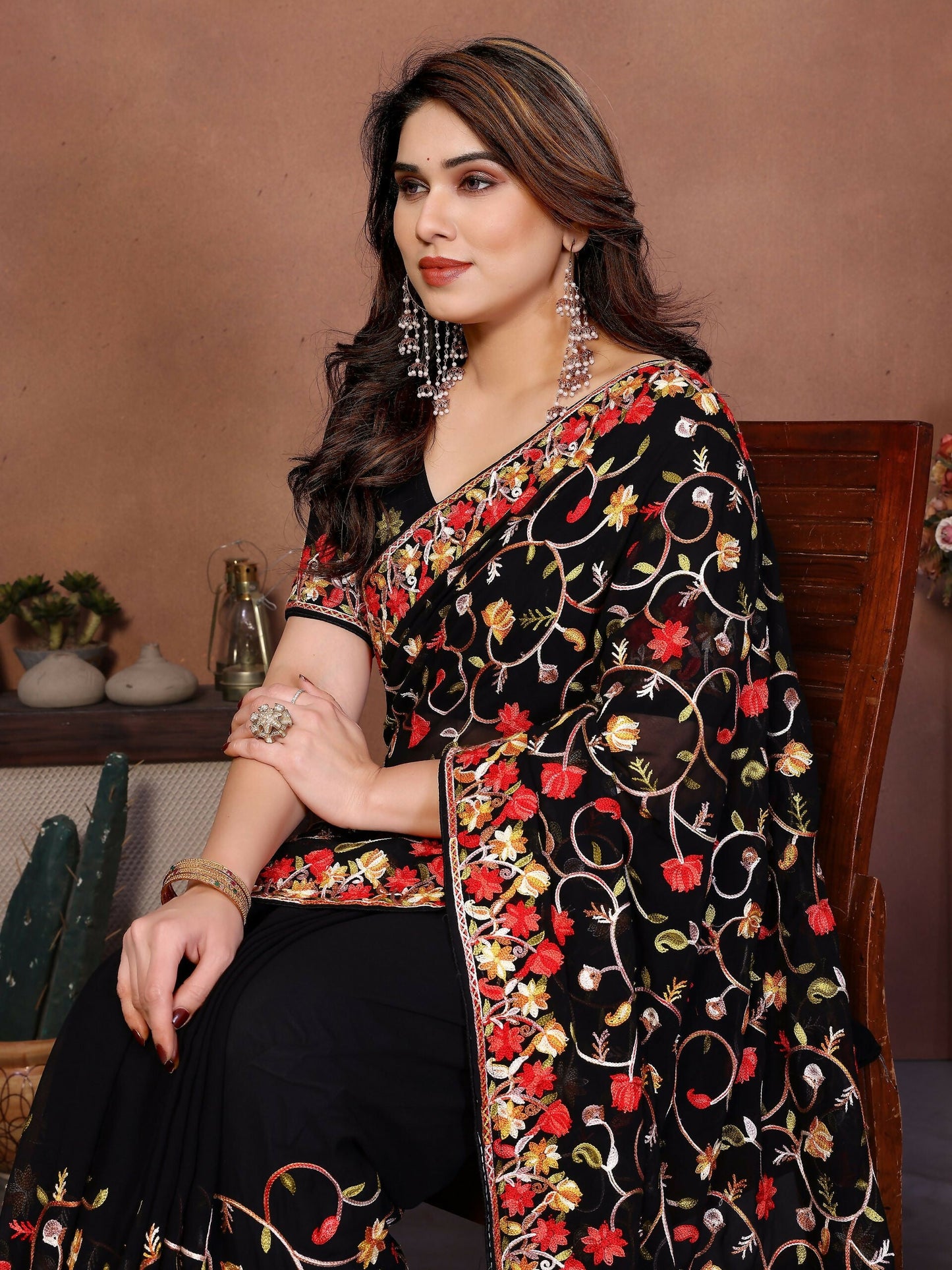 Teeya Creation New Womens Latest Wedding Wear Georgette Saree-Black