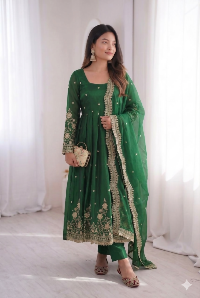 Teeya Creation Womens New Latest Trendy Elegant Green Embroidered Anarkali Suit Set with Scalloped Dupatta