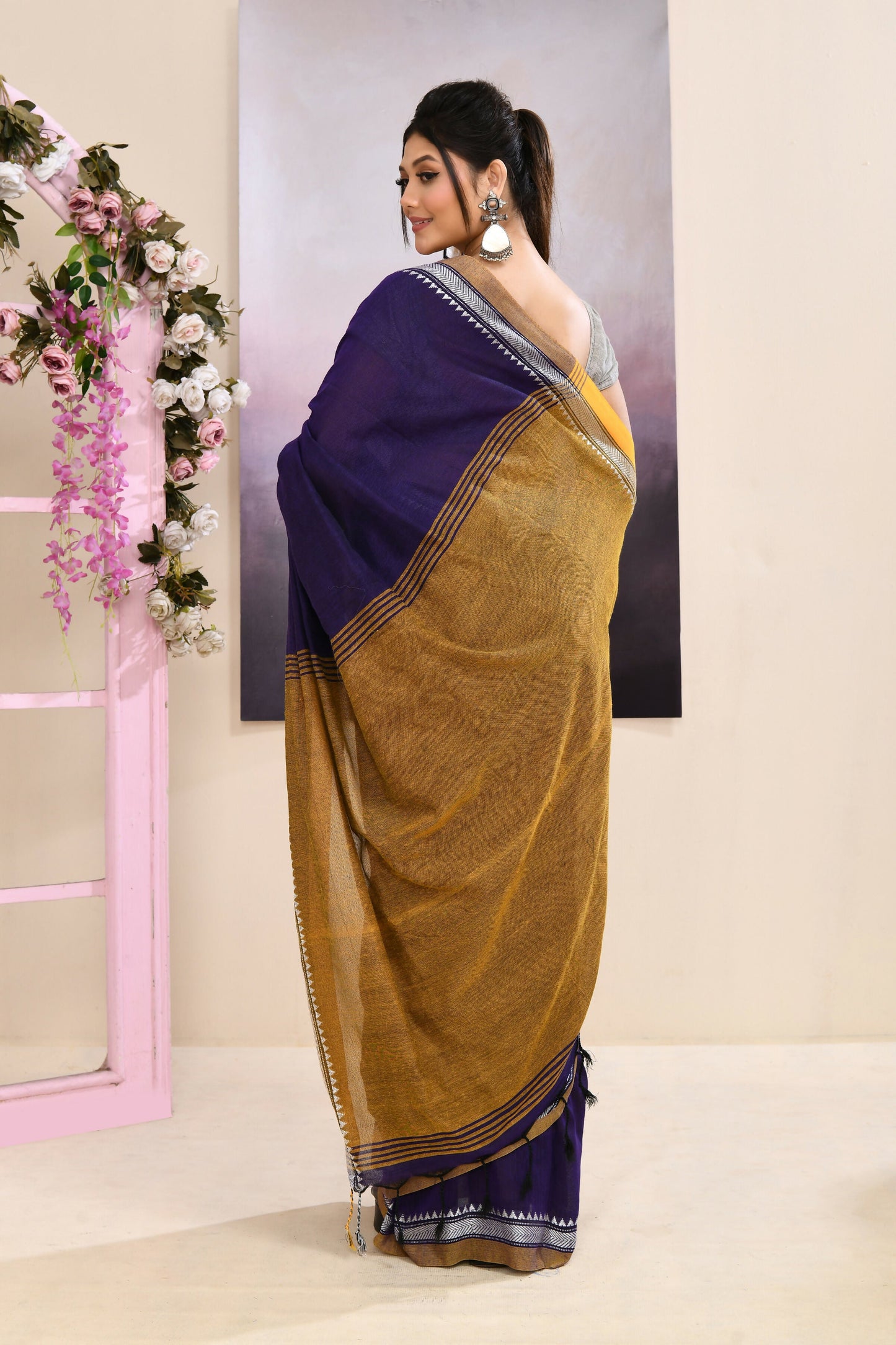 Piyari Fashion Women's Purple Embellished Cotton Blend Jamdani Saree