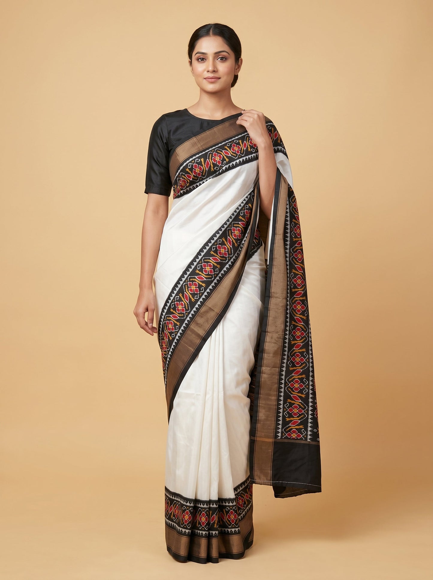 Cream Black Contrast Handloom Saree