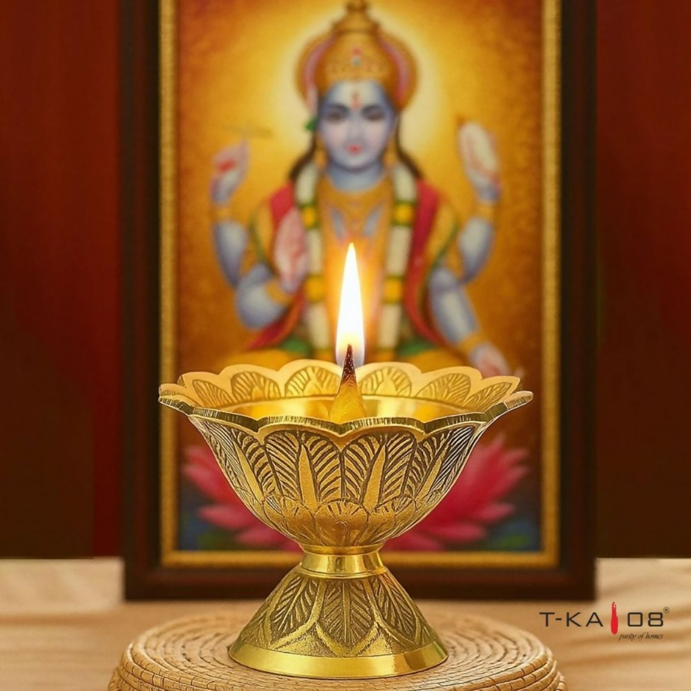 CraftVatika Brass Traditional Devdas Puja Lamp For Decor