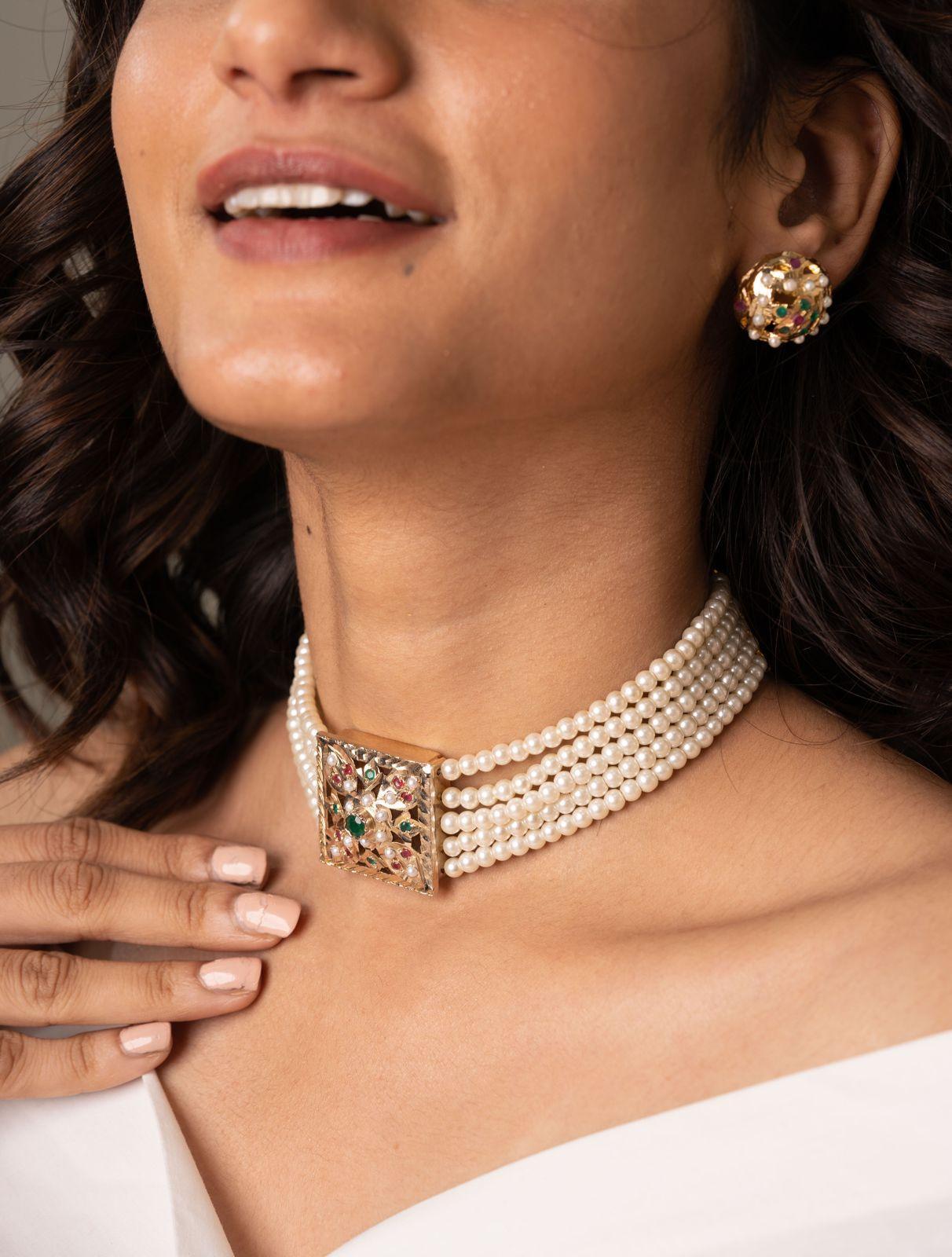 Dareen Jadaau Pearl Choker Set